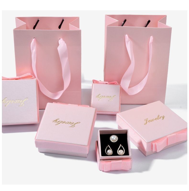 Różowa sztuczka na biżuterię Eco Friendly Hot Stamping Luxury Paper Packaging Box